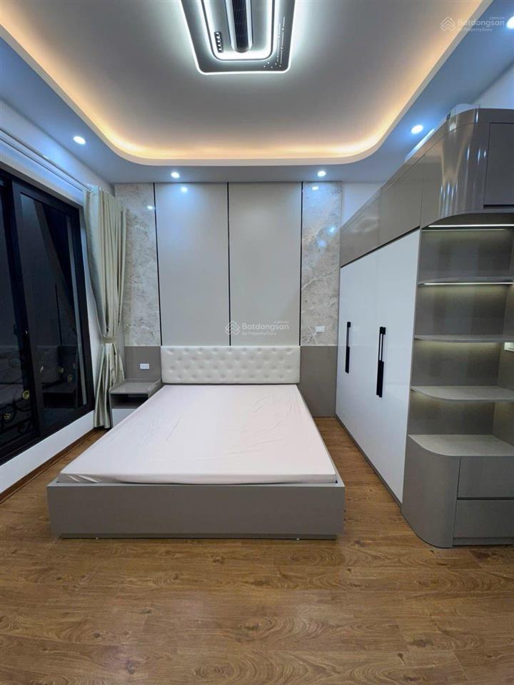 Bán nhà ở tô vĩnh diện ngõ ô tô phân lô  thang máy sịn sò  50m2  5 tầng  6 phòng.