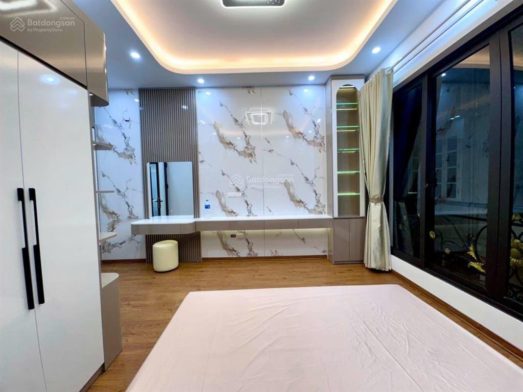 Bán nhà ở tô vĩnh diện ngõ ô tô phân lô  thang máy sịn sò  50m2  5 tầng  6 phòng.