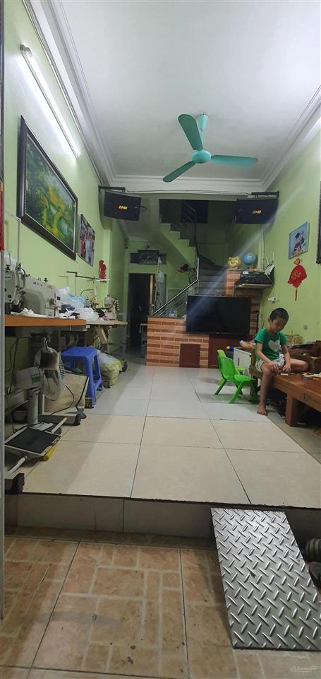 Chính chủ bán nhà 3 tầng, cao ráo sạch sẽ, mưa không ngập úng tại định công hạ, giá cực chất 3,6 tỷ