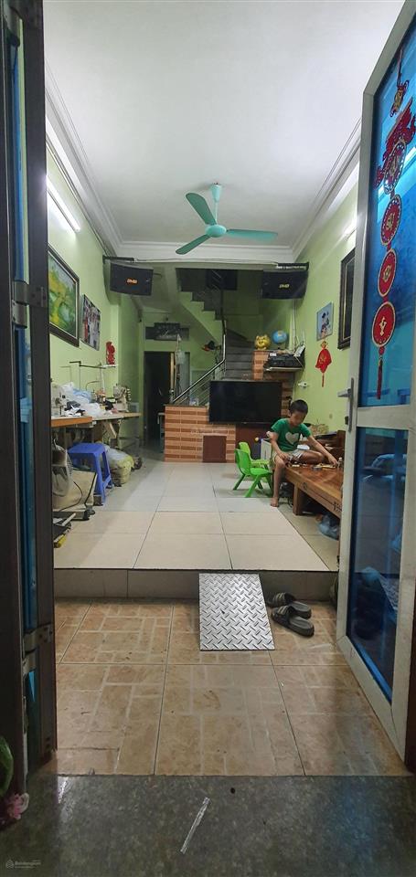 Chính chủ bán nhà 3 tầng, cao ráo sạch sẽ, mưa không ngập úng tại định công hạ, giá cực chất 3,6 tỷ