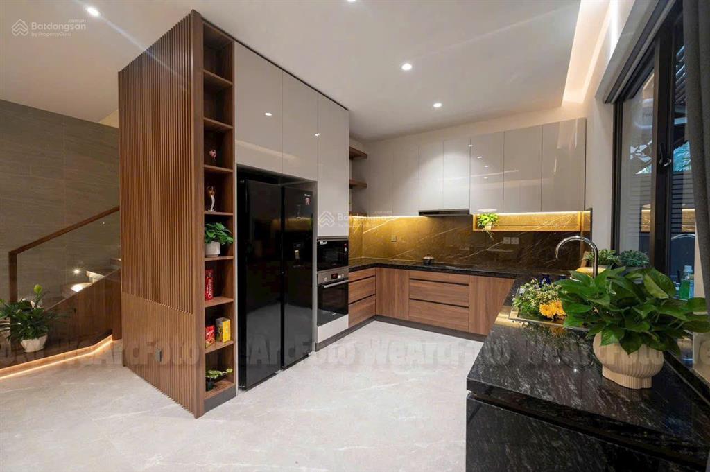 Cho thuê nhà biệt thự, liền kề tại phú mỹ hưng, nhà mới đẹp, 3 tầng, 4pn, 4wc, 126m2 (7x18), ở ngay