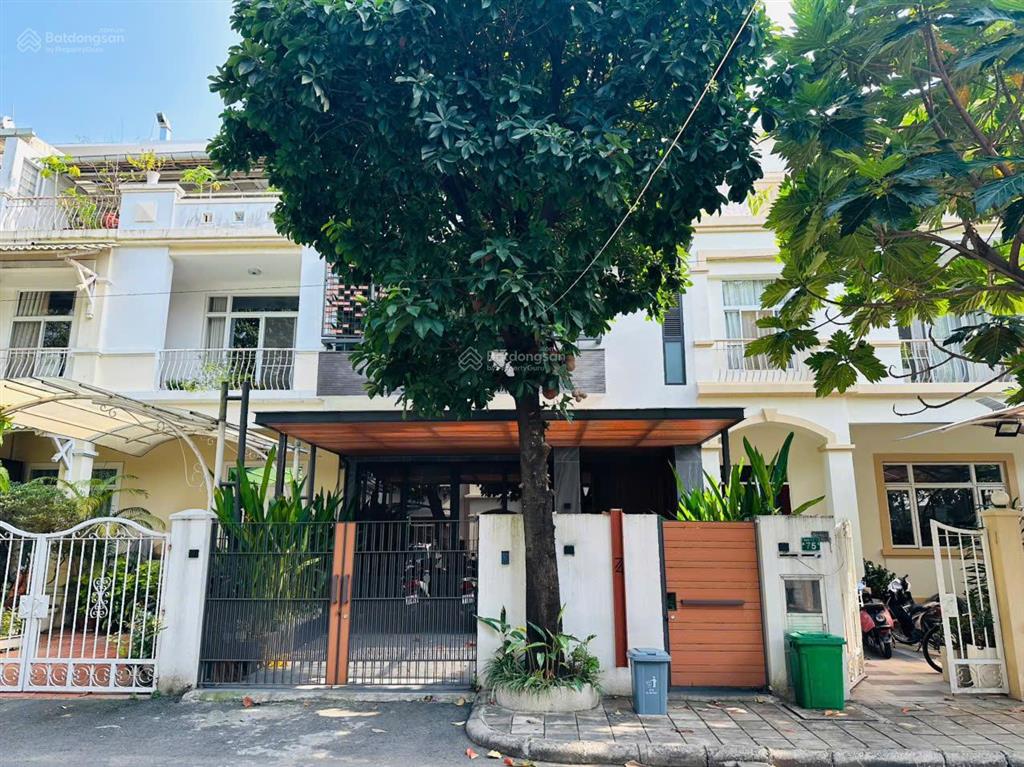 Cho thuê nhà biệt thự, liền kề tại phú mỹ hưng, nhà mới đẹp, 3 tầng, 4pn, 4wc, 126m2 (7x18), ở ngay