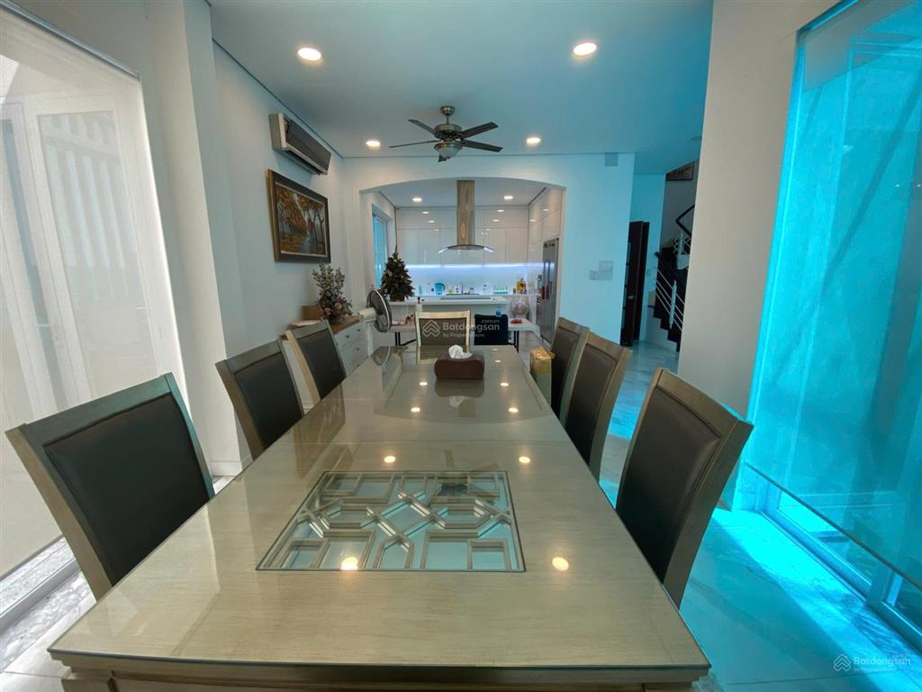 Cho thuê biệt thự song lập phú mỹ hưng 210m2 10,5x20m 4pn 4wc gần nguyễn đức cảnh phạm thái bường