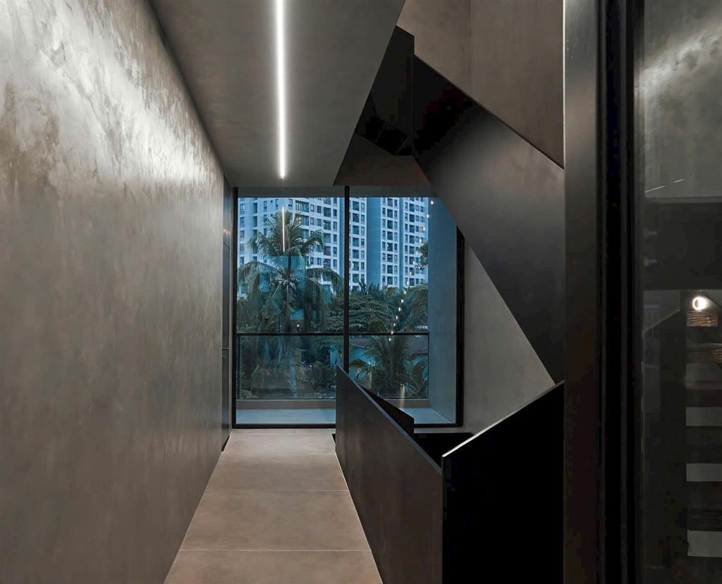 Bán siêu biệt thự như hình. hơn 500m2 đất, có hồ bơi, thang máy, full nội thất, thảo điền, q2