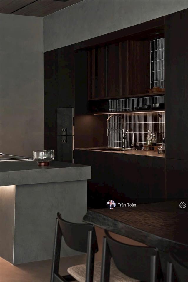 Bán siêu biệt thự như hình. hơn 500m2 đất, có hồ bơi, thang máy, full nội thất, thảo điền, q2