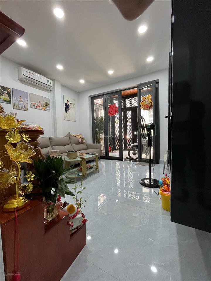 Nhà c4 mới76m2 giá6tỷ tldọn vào ở ngayhtp ngay cầu phú mỹhẻm 1/ vị trí đẹp