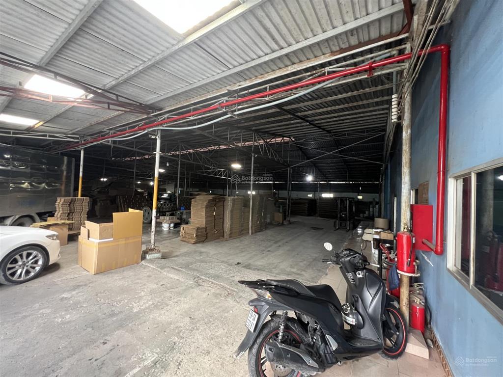 Bán nhà xưởng chính chủ, dt 2.000m2 sổ hồng