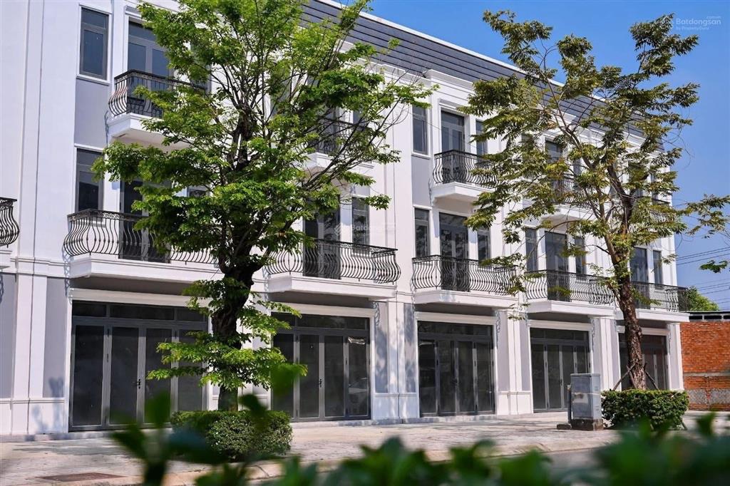 Biệt thự liền kề ven sông sg 2 mt từ 4 tỷ hud chánh mỹ hồ chí minh giá cực tốt chỉ 28tr/m2 đất