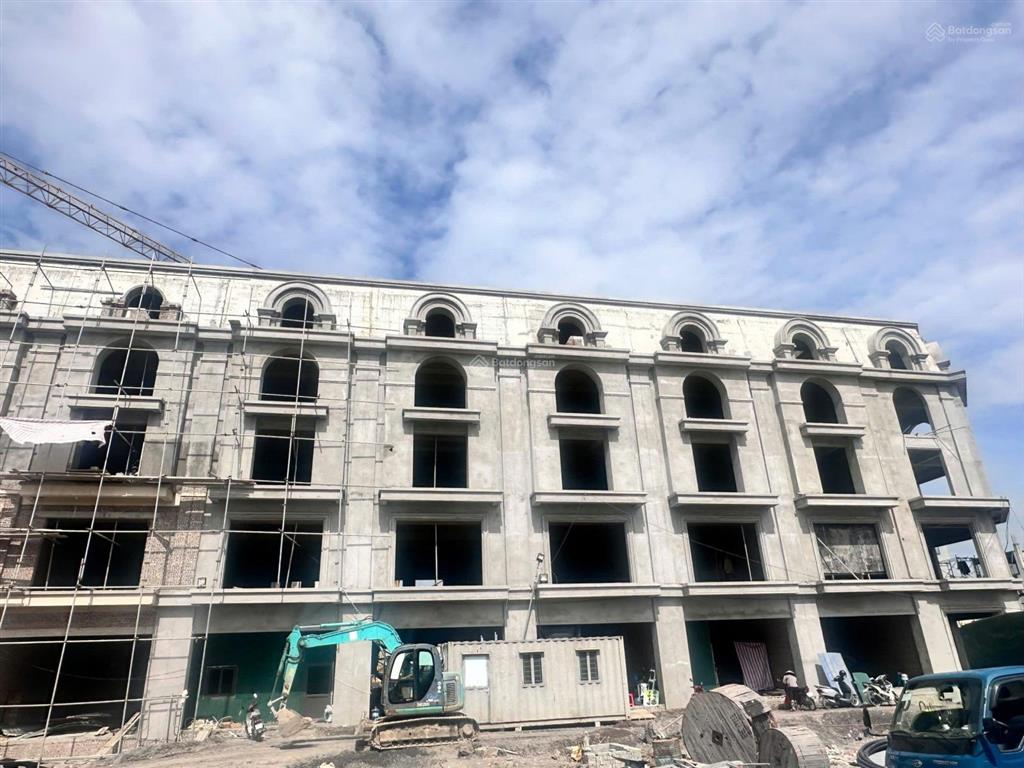 Shophouse kcn đồng văn, cạnh khách sạn xây sẵn 5 tầng kinh doanh sầm uất