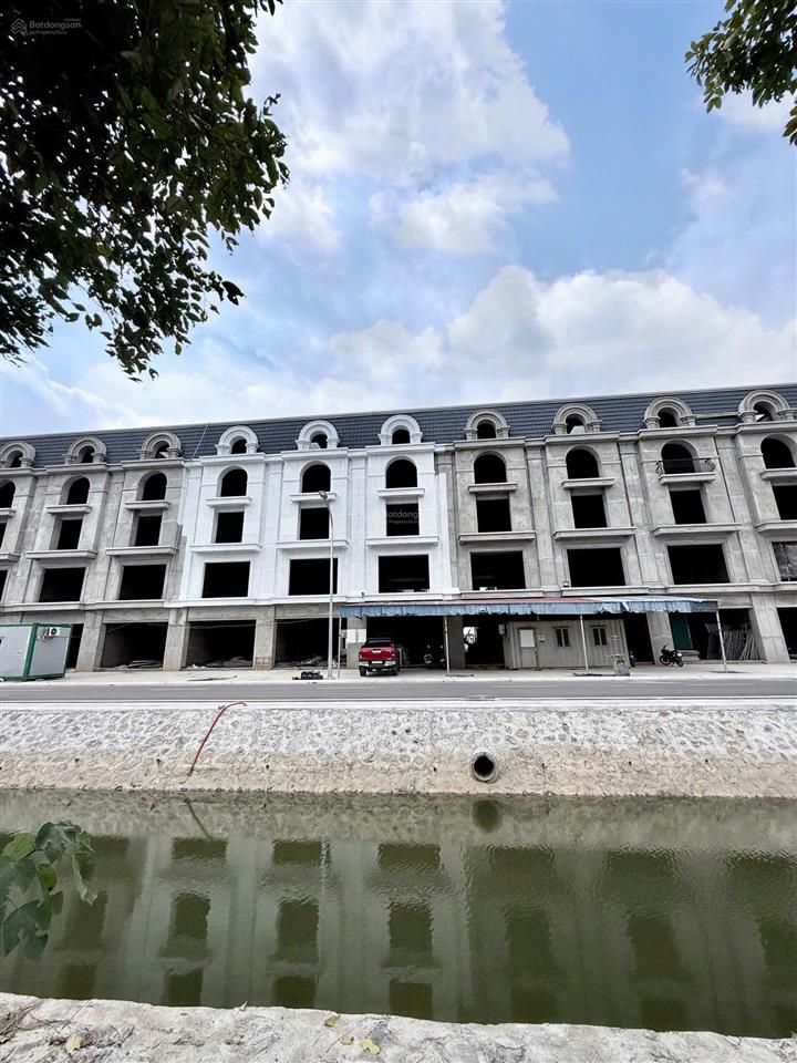 Shophouse kcn đồng văn, cạnh khách sạn xây sẵn 5 tầng kinh doanh sầm uất