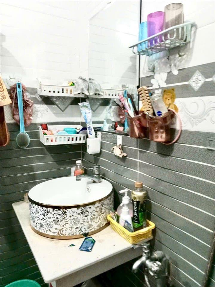 Nhà đẹp đường 6m  sổ hồng riêng  giá tốt vị trí cuối đường số 6, khu dân cư hiện hữu, gần