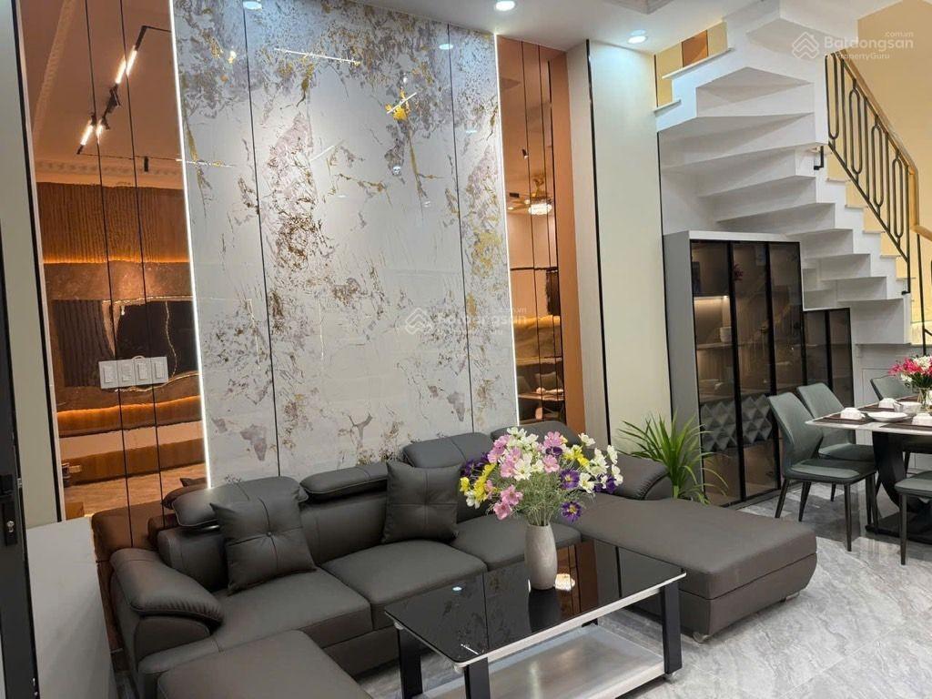 Nhà mới 4 tầng, 66m2, phạm văn bạch, hxh ngủ, 4 pn kép kín  sân thượng  chỉ 6,5 tỷ tlcc