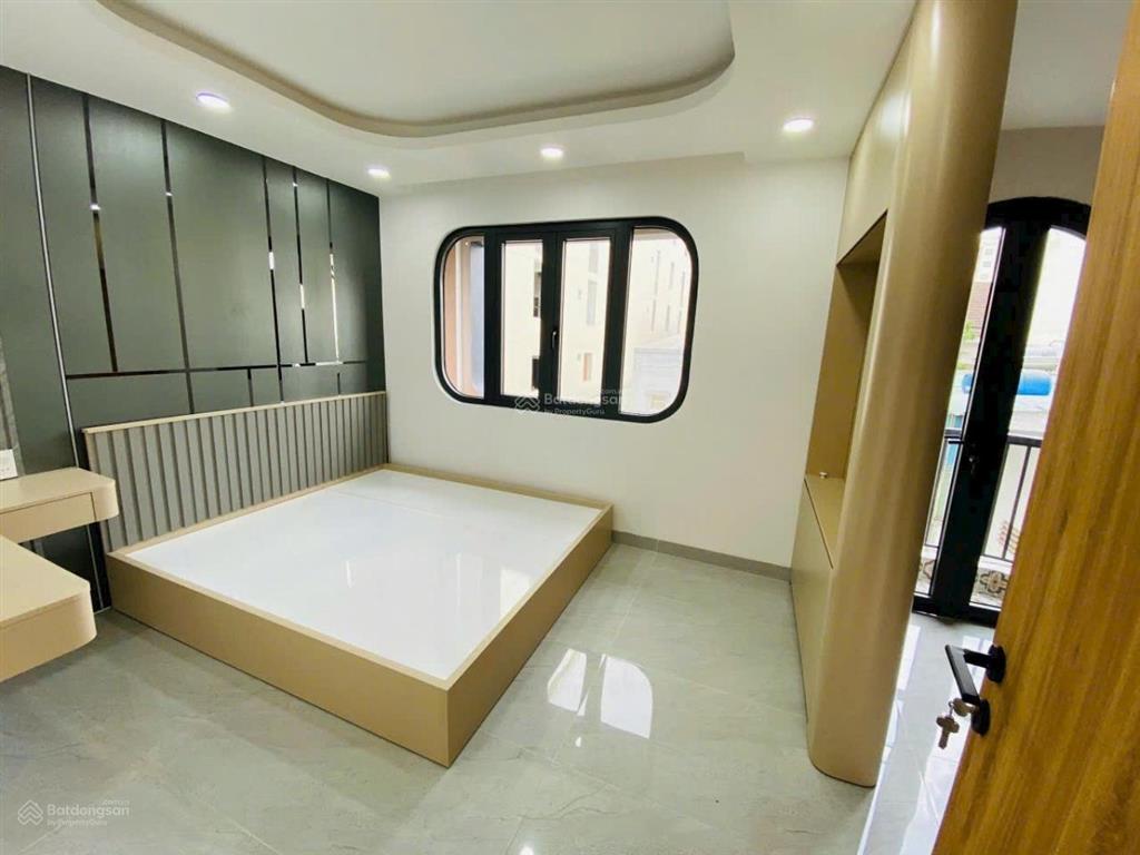 Nhà mới 5 tầng  ngang 5m5 dài 15m  đối diện chung cư phúc yên  nội thất xịn  dân trí cao