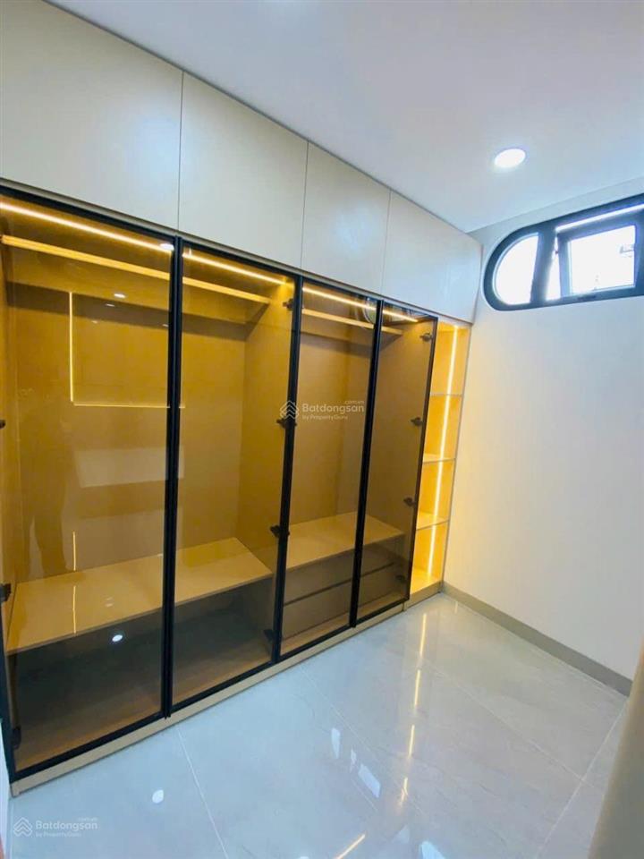 Nhà mới 5 tầng  ngang 5m5 dài 15m  đối diện chung cư phúc yên  nội thất xịn  dân trí cao