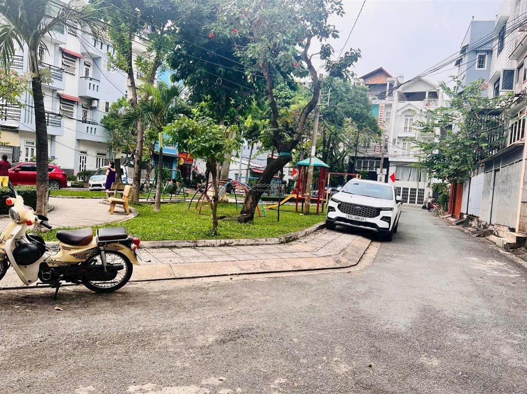 Nhà mới ở ngay, full nội thất cao cấp 68.7m2  hxh 2 mặt thoáng, phạm văn chiêu, chỉ 80tr/m2 tlcc