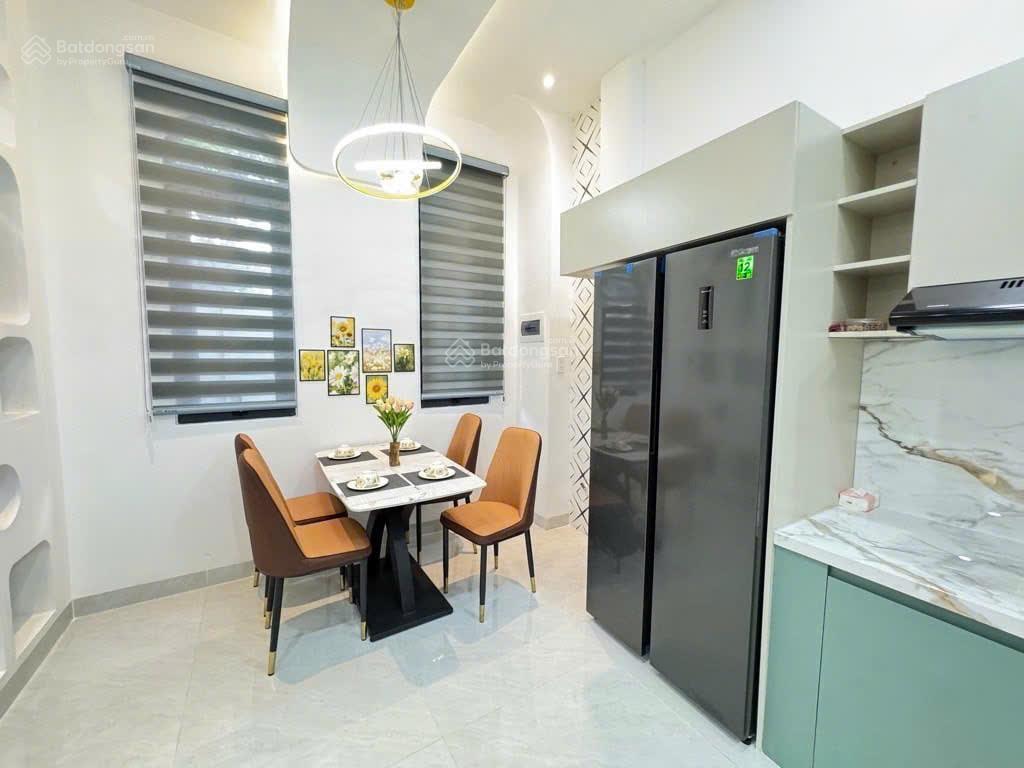 Nhà 3 tầng  phạm văn bạch  mới ở ngay  hẻm xe hơi  kinh doanh spa, vp công ty  5,2 tỷ tlcc