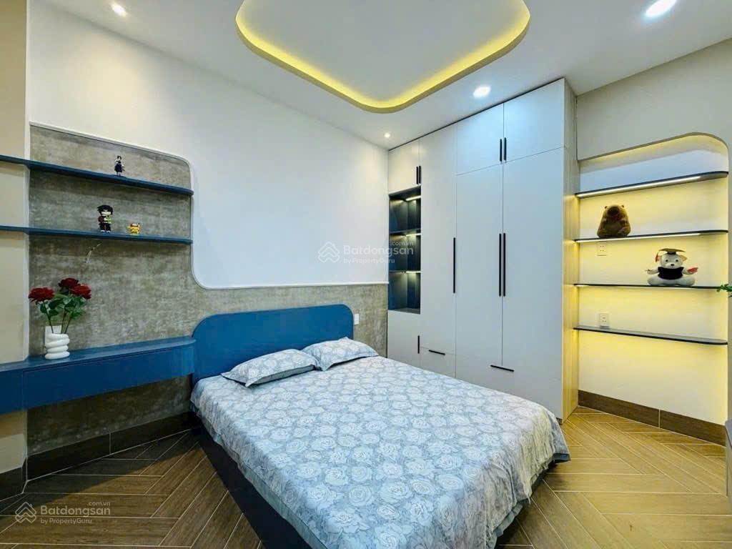 Nhà 3 tầng  phạm văn bạch  mới ở ngay  hẻm xe hơi  kinh doanh spa, vp công ty  5,2 tỷ tlcc
