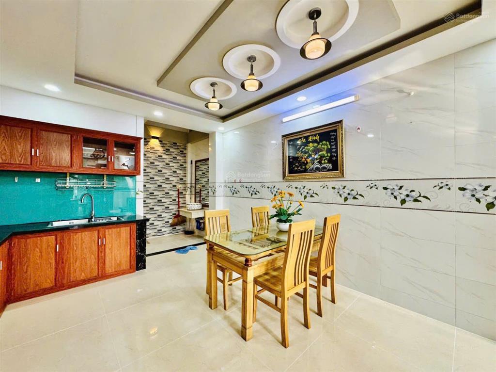 Nhà mới 5 tầng  60m2  hxh ngủ phạm văn bạch sát tân bình chỉ 6,8 tỷ tlcc