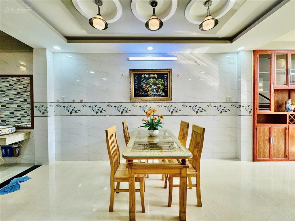 Nhà mới 5 tầng  60m2  hxh ngủ phạm văn bạch sát tân bình chỉ 6,8 tỷ tlcc
