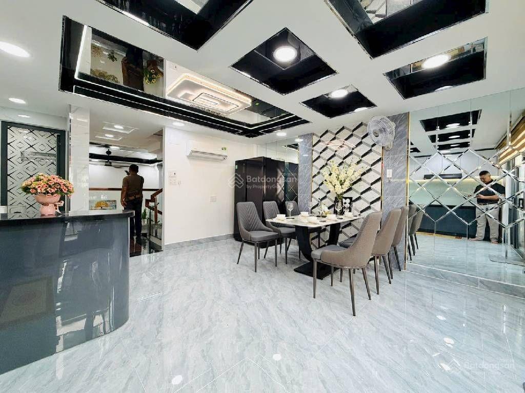 Nhà mới 5 tầng  hxh 4m  50m2  emart 2 gò vấp  phan huy ích  full nội thất  6,3 tỷ tlcc