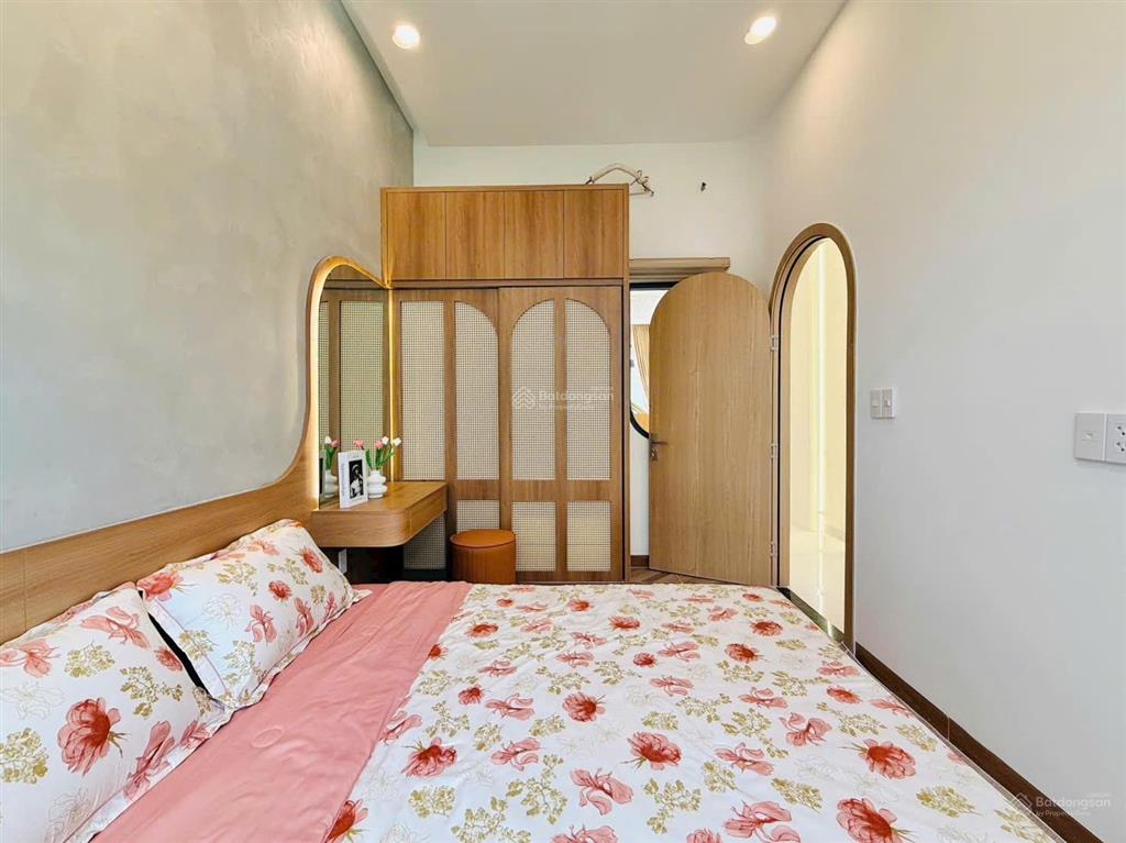 Biệt thự mini sân vườn, 74m2, phạm văn chiêu, 3 tầng, full nội thất