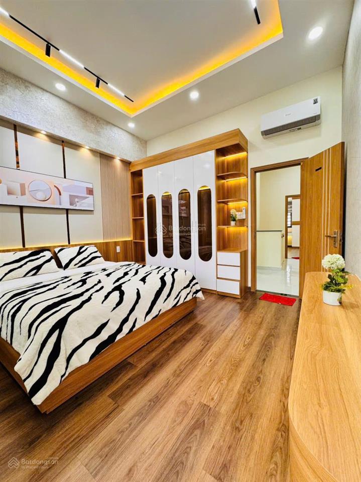 Nhà xây mới 3 tầng đúc kiên cố, 60m2, sát mặt tiền, kdc cityland nguyễn văn lượng, nhỉnh 6 tỷ