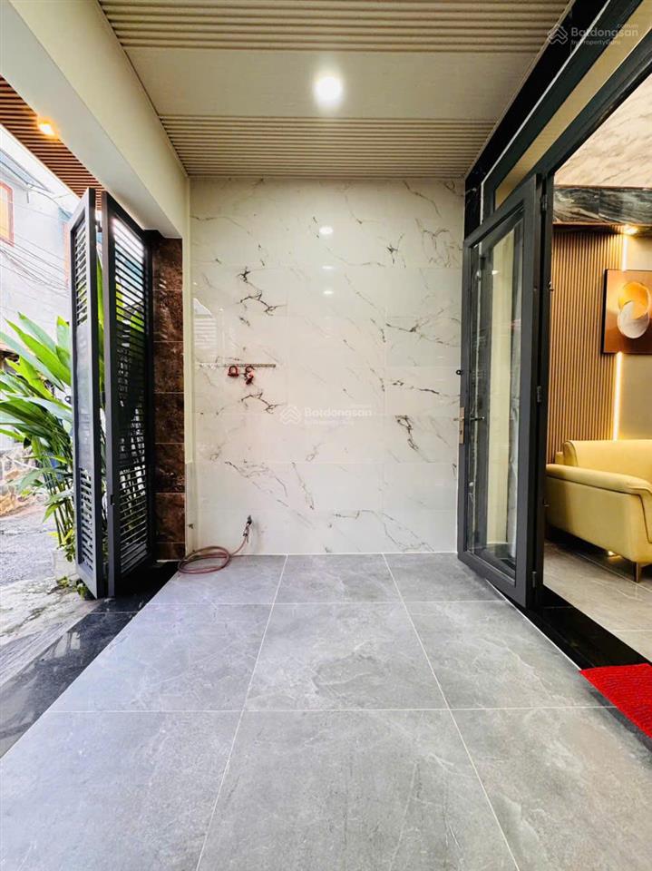 Nhà xây mới 3 tầng đúc kiên cố, 60m2, sát mặt tiền, kdc cityland nguyễn văn lượng, nhỉnh 6 tỷ