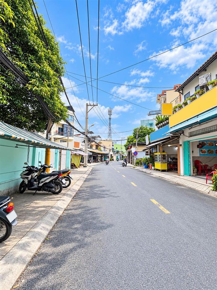 Hẻm 10m như mặt tiền, cách mt lê đức thọ 85m, 80m2, thông dương quảng hàm, gò vấp, chỉ 10 tỷ tlcc