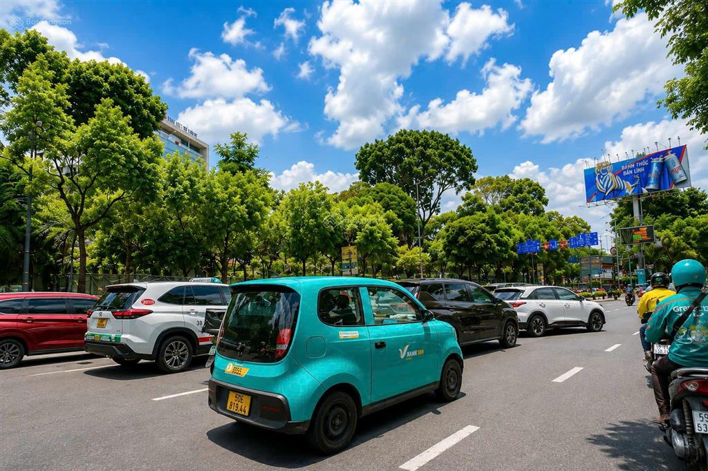 Mặt tiền kép cộng hòa, gần công viên hoàng văn thụ, p13, tân bình, ngang 7m, dt 256m2 43 tỷ ccg