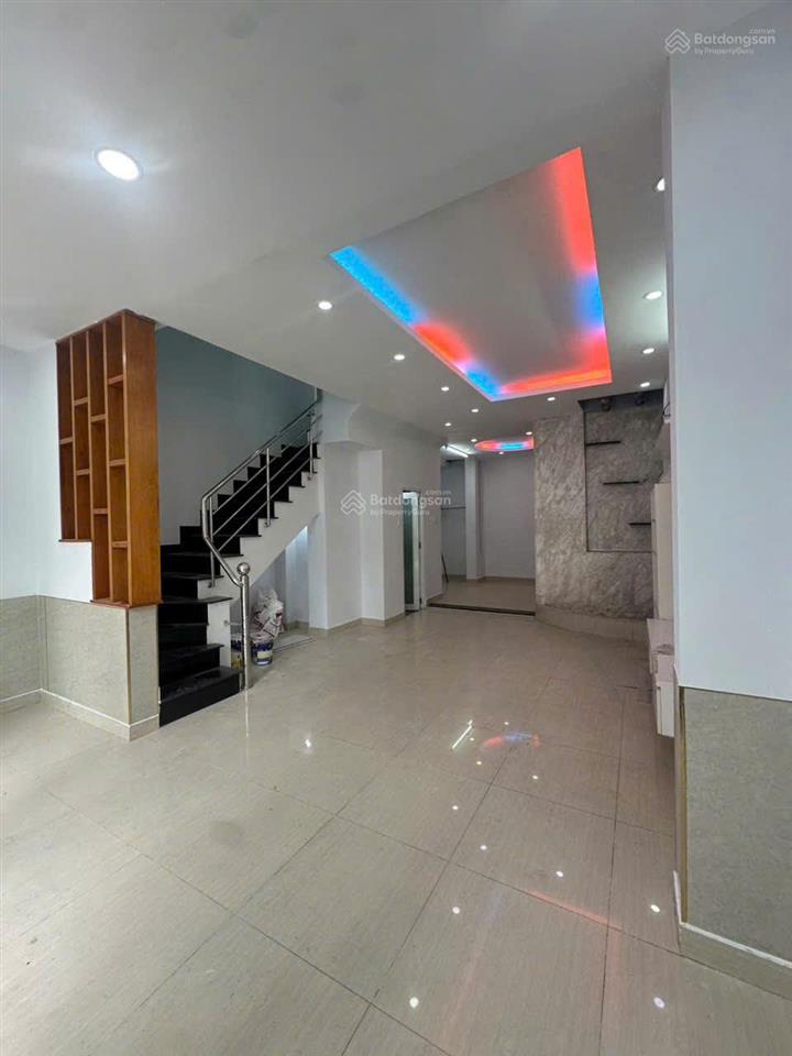 Hàng hiếm tân bình  hoàng bật đạt  5x13m vuông đẹp sổ riêng giá 5,6 tỷ tlcc