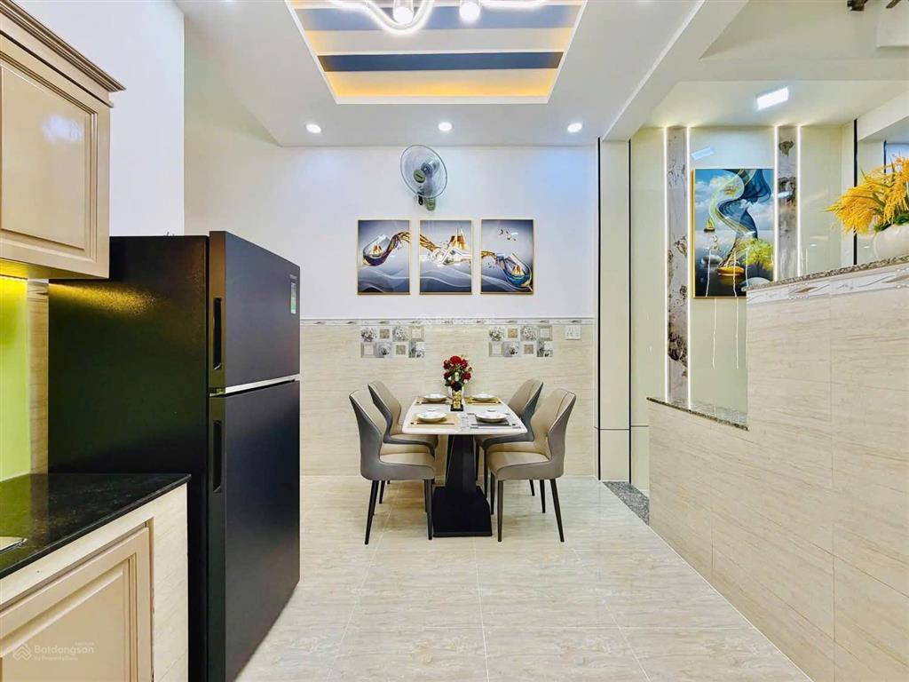 Nhà đẹp gần emart gò vấp  4,5x14m  2 tầng  full nội thất  5,7 tỷ tlcc
