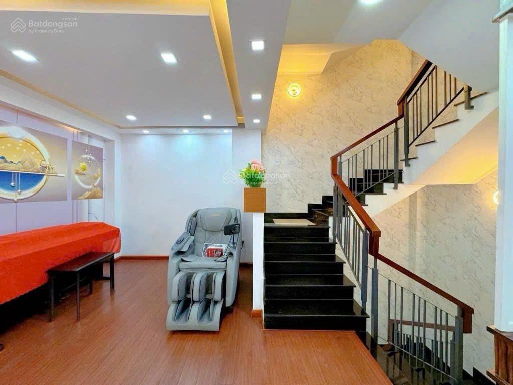 Nhà bùi quang là giảm 1,5 tỷ, còn nhỉnh 6 tỷ 54m², 4 tầng, đầy đủ nội thất, hẻm ô tô thông