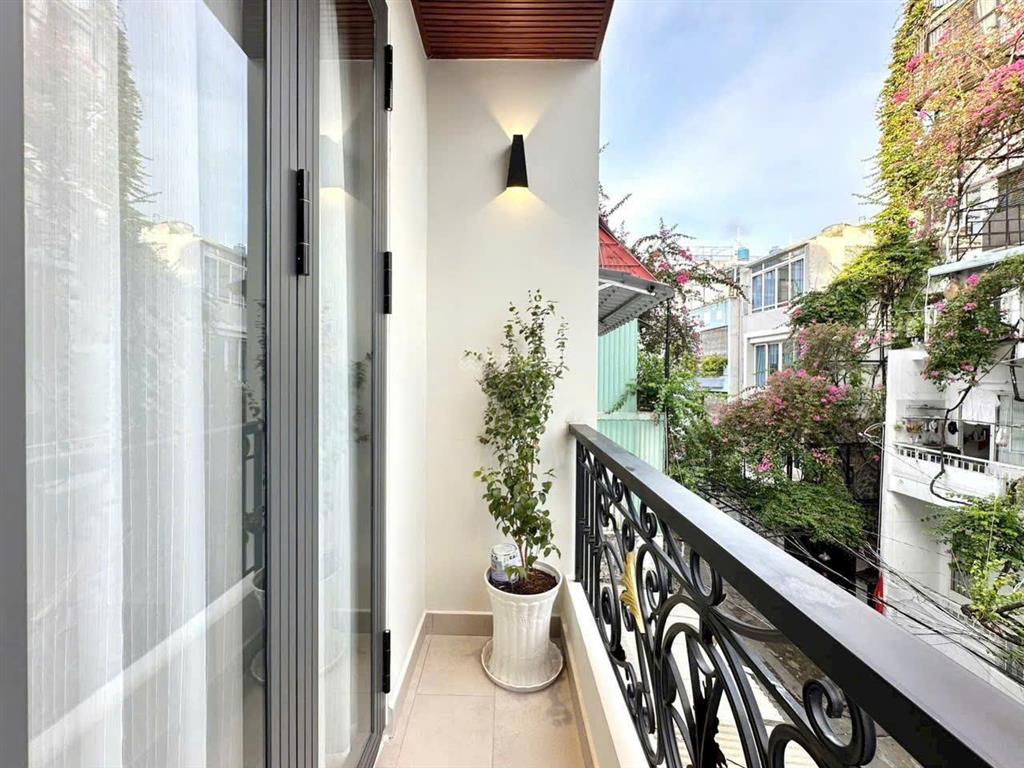 Hàng hiếm!! nhà dương quảng hàm p6 gv 5,2x20m 2 tấm giá 11,5 tỷ