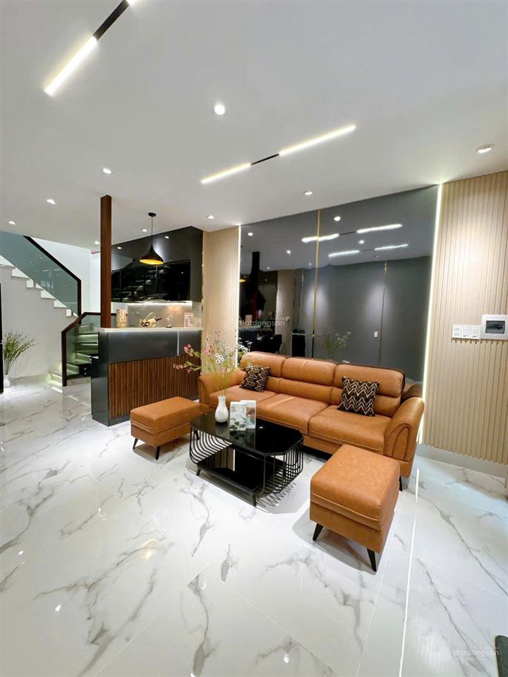 Hàng hiếm!! nhà dương quảng hàm p6 gv 5,2x20m 2 tấm giá 11,5 tỷ