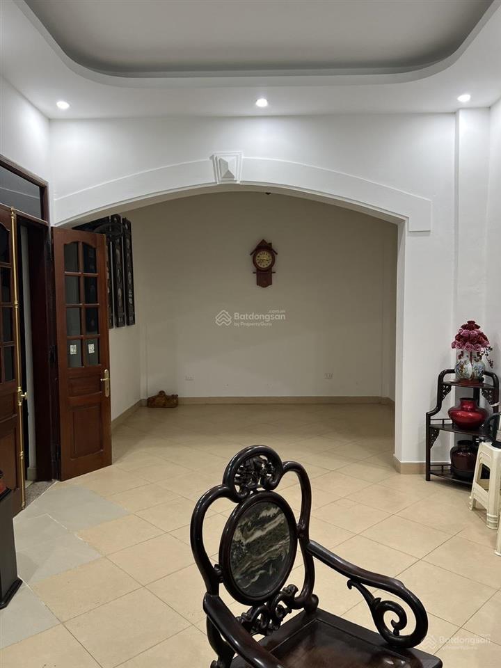 Chính chủ cho thuê nhanh mặt bằng làm văn phòng ngõ 279 đội cấn, phường ngọc hà, hà nội