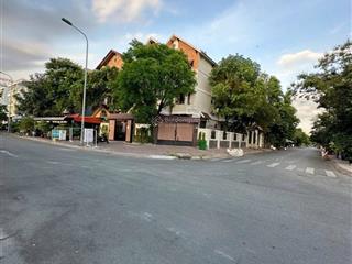 Bán gấp biệt thự đẹp tại 67, kdc him lam 6a, 40 tỷ, 247.5m2, nhiều tiện ích