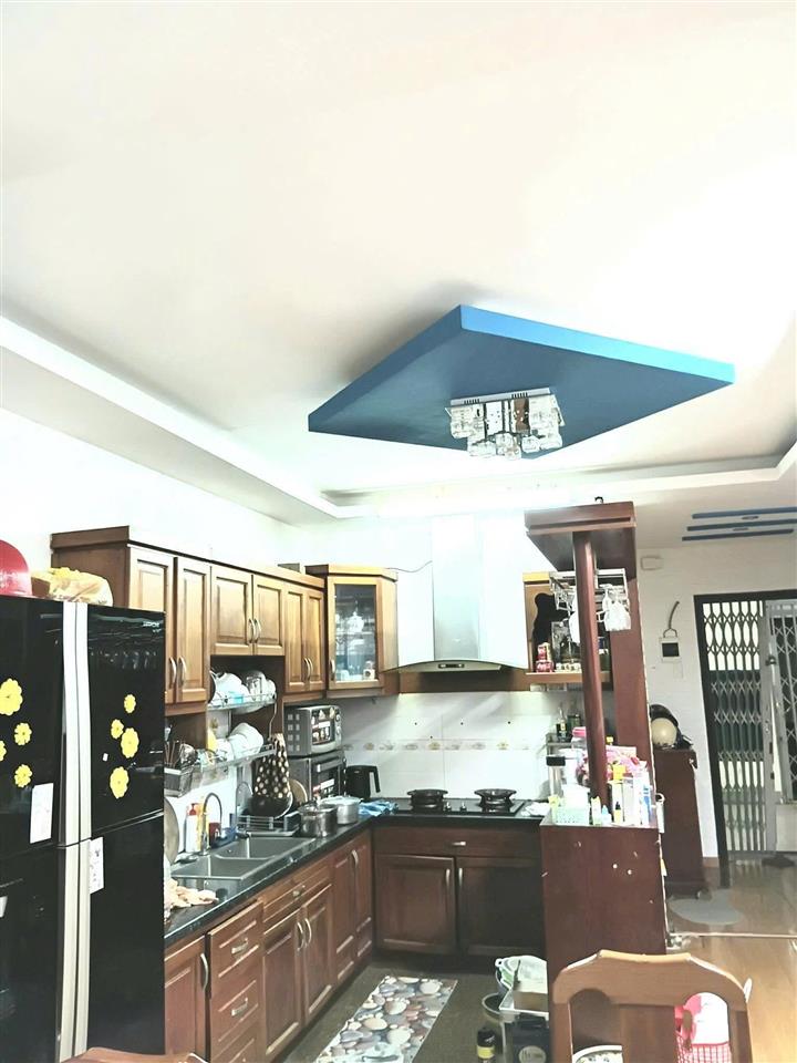 Chính chủ bán gấp, chung cư lô b  199 nam kỳ khởi nghĩa, 3,3 tỷ, 3pn  95m2 giá siêu hot