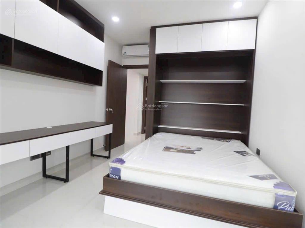 Cần cho thuê căn góc officetel chung cư saigon royal quận 4.  0909 024 ***
