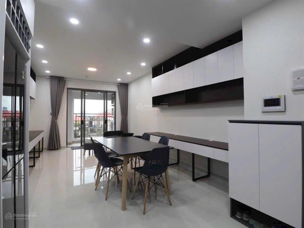 Cần cho thuê căn góc officetel chung cư saigon royal quận 4.  0909 024 ***