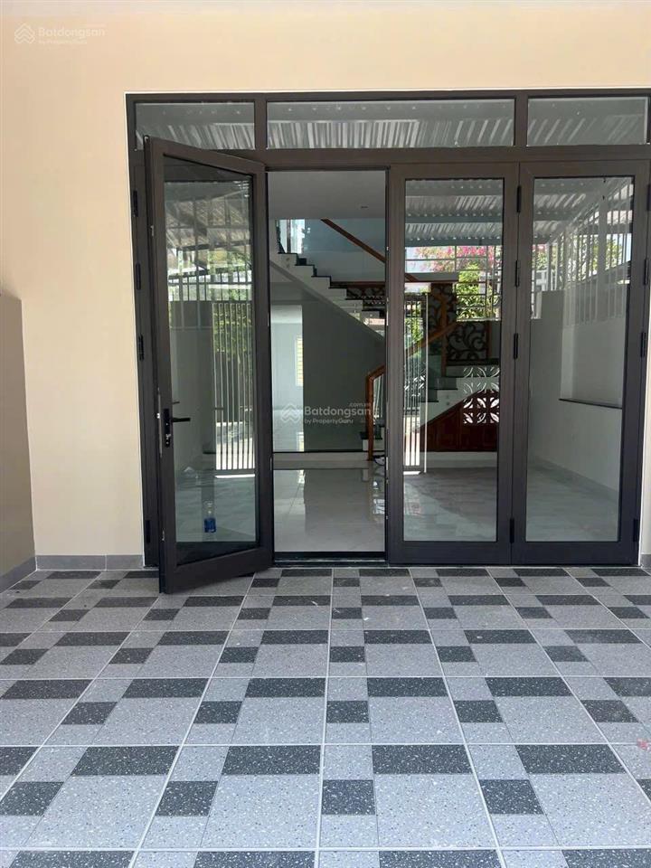 Xuất hiện căn nhà 2 tầng sau lưng trường quốc tế nicholas, giá tốt nhất khu hoà xuân