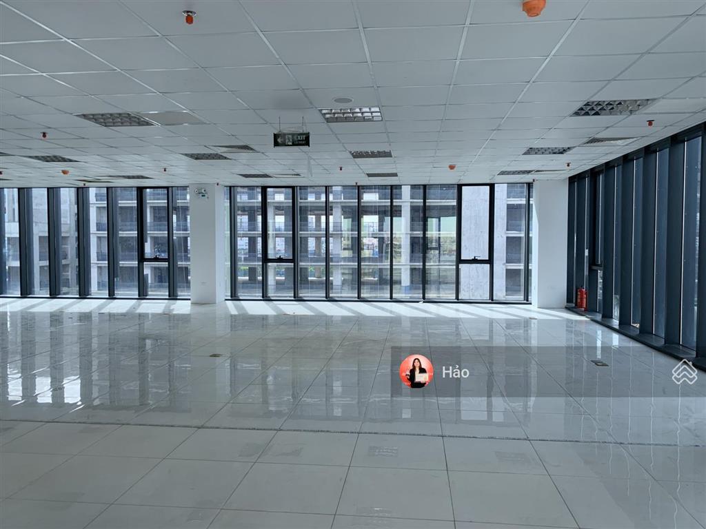 Cho thuê mặt phố ngọc khánh, 500m2 x 3 tầng, giá 230.000d/m2 mặt tiền rộng, trần cao