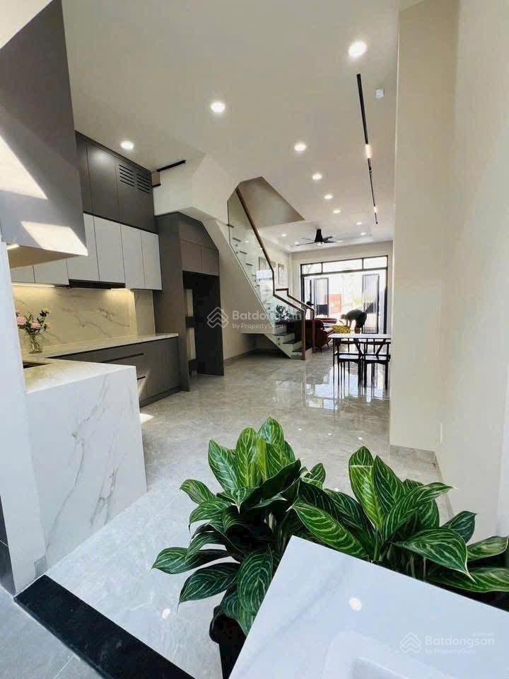 Bán nhà 1 trệt 2 lầu hẻm xe hơi 8m đường nguyễn xiển, sổ hồng riêng, hoàng công đầy đủ, view sông