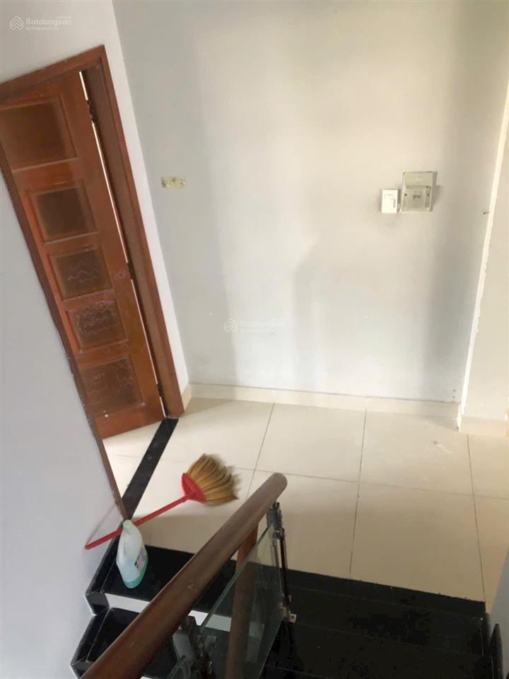 Bán nhà 1 trệt 2 lầu hẻm xe hơi gần ngay ngã tư thủ đức, ga metro, xa lộ hà nội, sổ riêng