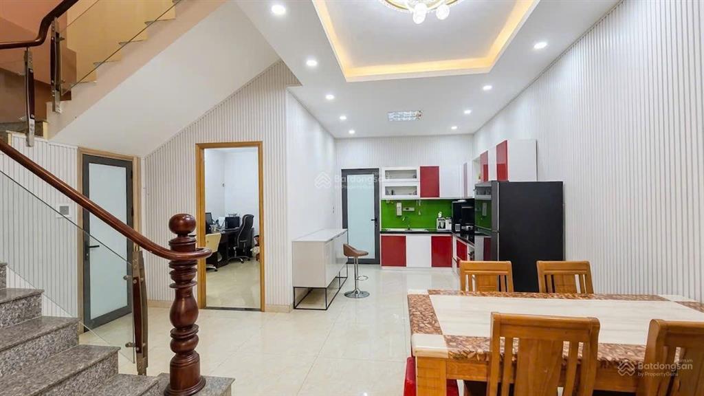 133m24 tâng 4pn, phòng dưới trệt ô tô nằm nhà sổ riêng full nội thất nh hỗ trợ vay chỉ 8.xtỷ tl