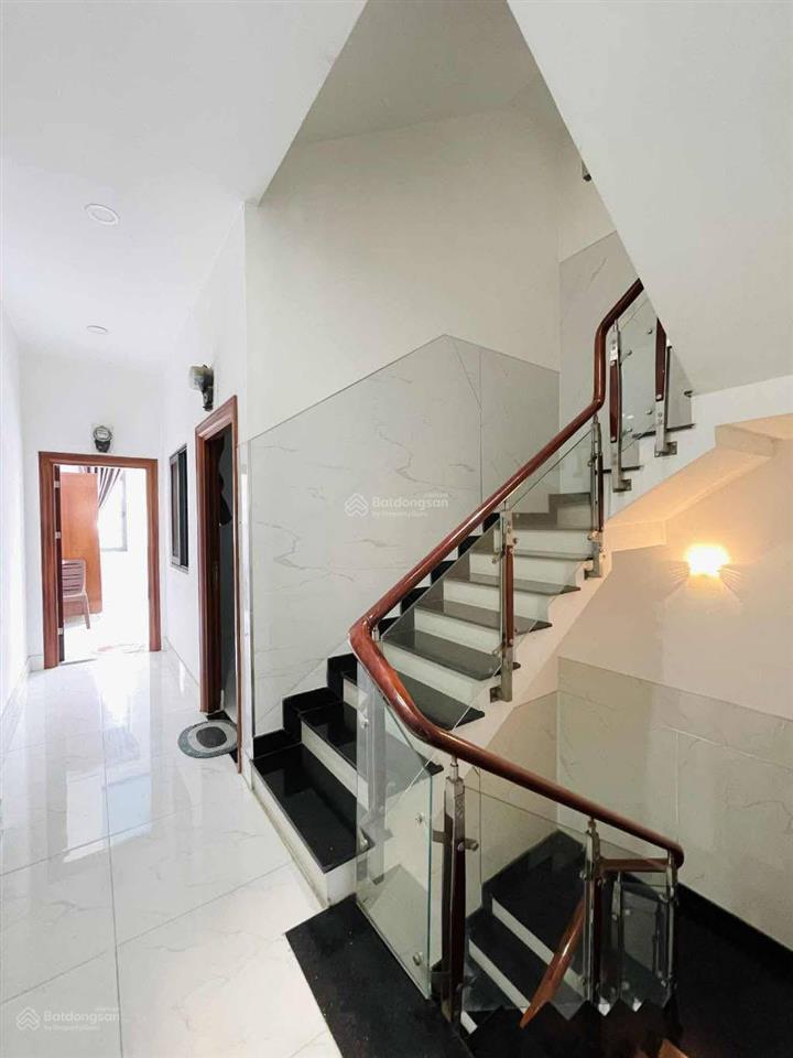 133m24 tâng 4pn, phòng dưới trệt ô tô nằm nhà sổ riêng full nội thất nh hỗ trợ vay chỉ 8.xtỷ tl