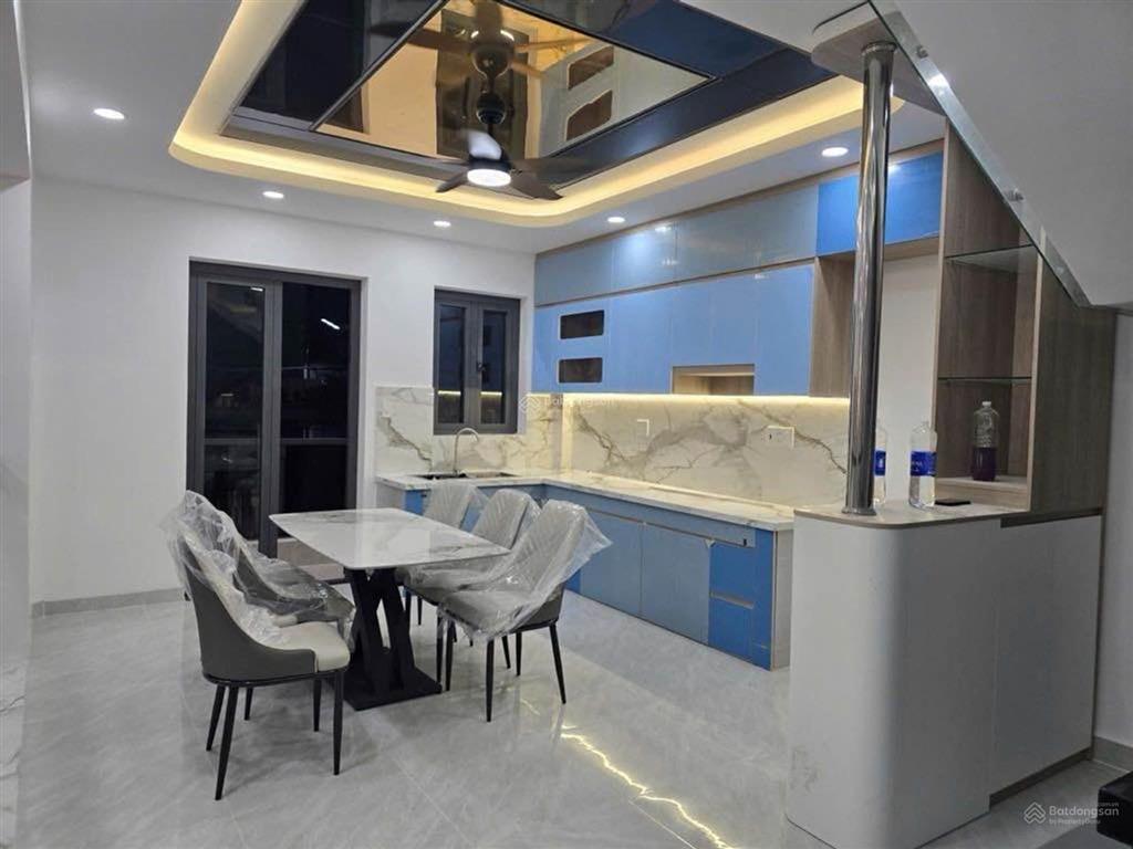 Nguyễn thị tú 4 tầng ngang khủng 9m, dài 10m. cạnh kdc vĩnh lộc, nhỉnh 6 tỷ thương lượng