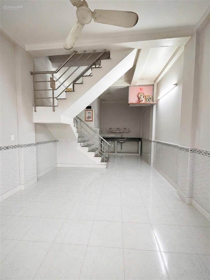Bán gấp nhà hxh chiến lược 40m² 4x10 giá 4 tỷ