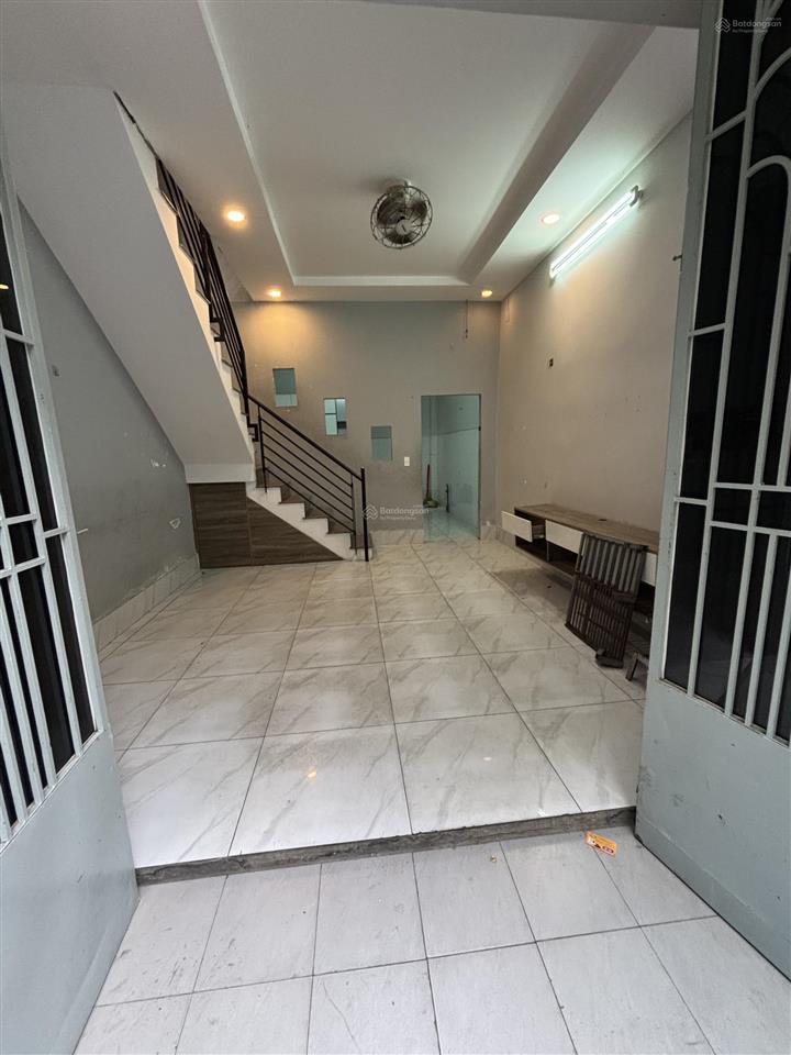 Bán gấp nhà gần tân kỳ tân quý 40m² 4x10 giá 4 tỷ 2