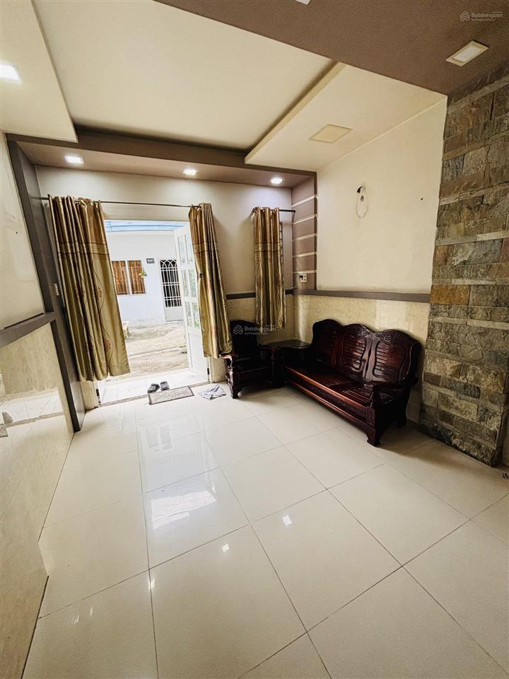 Bán gấp nhà hxh thạch lam 32m2 nhỉnh 3 tỷ