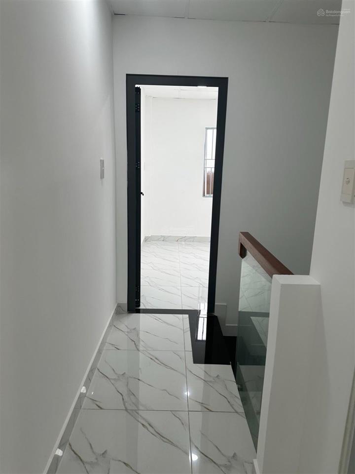 Bán gấp nhà gần kênh tân hoá 32m2 giá nhỉnh 3ty